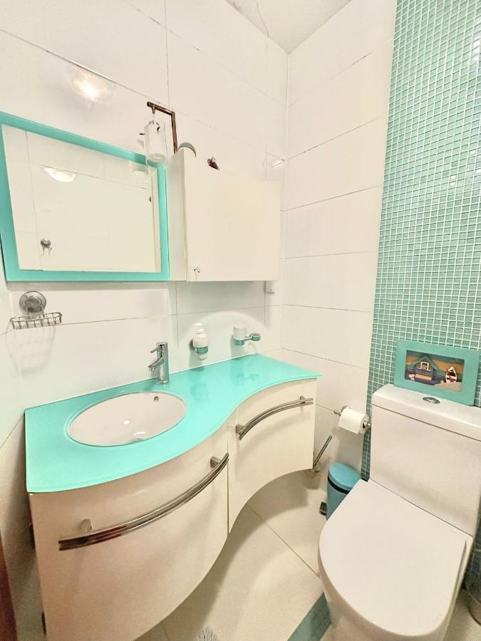 London Charm - Comfortable Room In Spacious House Exterior photo